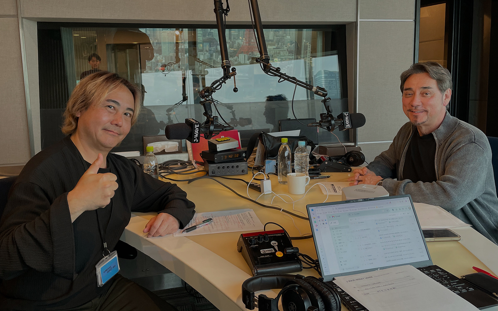 J-WAVE(81.3FM)「MIDDAY LOUNGE」出演